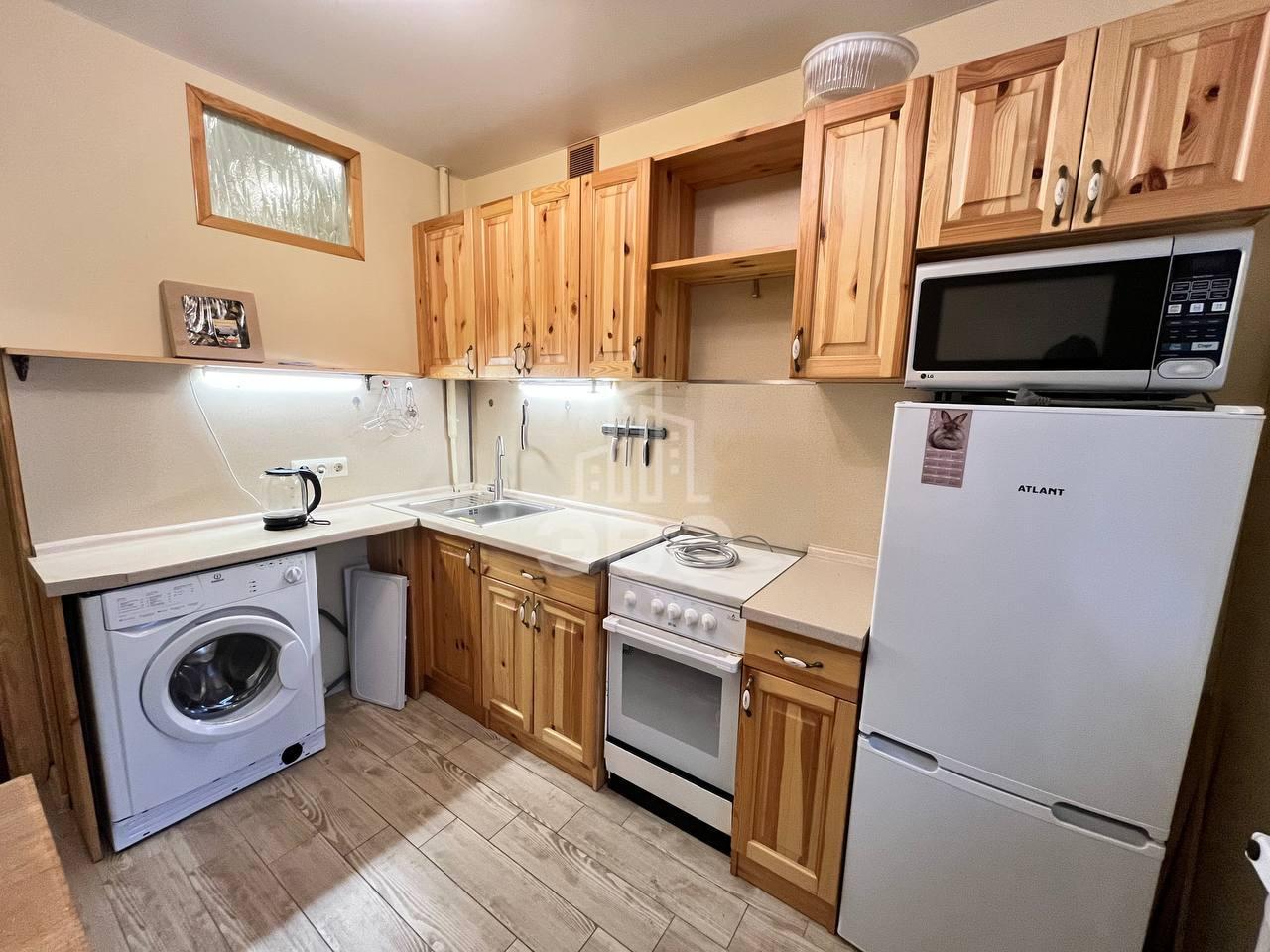 трехкомнатная квартира в Санкт-Петербурге по адресу: Новороссийская ул., 32