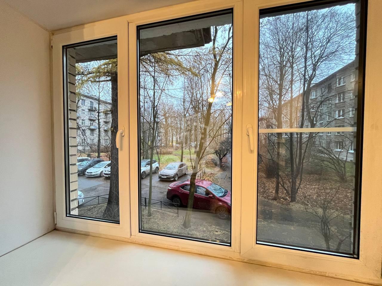 трехкомнатная квартира в Санкт-Петербурге по адресу: Новороссийская ул., 32