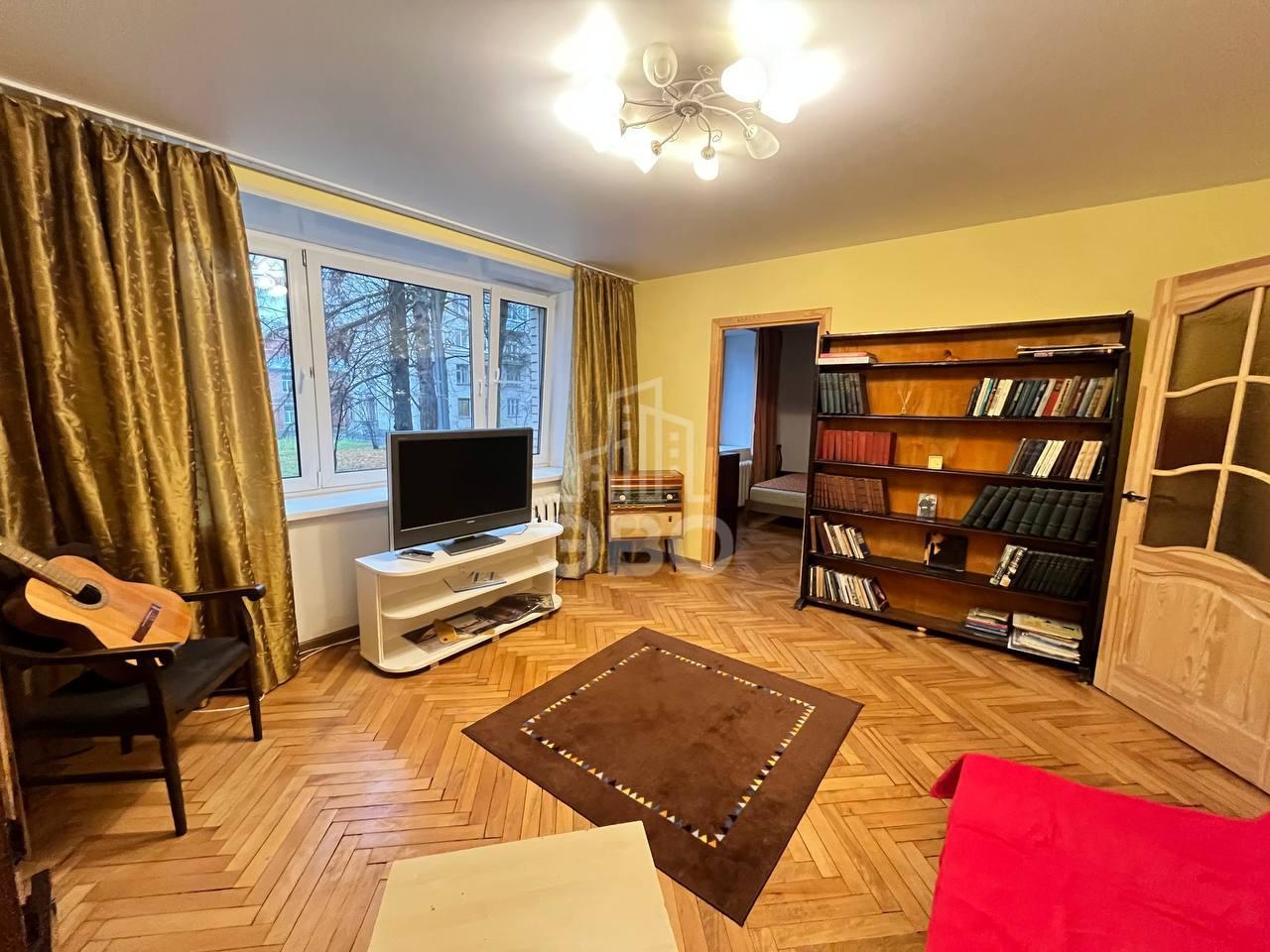 трехкомнатная квартира в Санкт-Петербурге по адресу: Новороссийская ул., 32