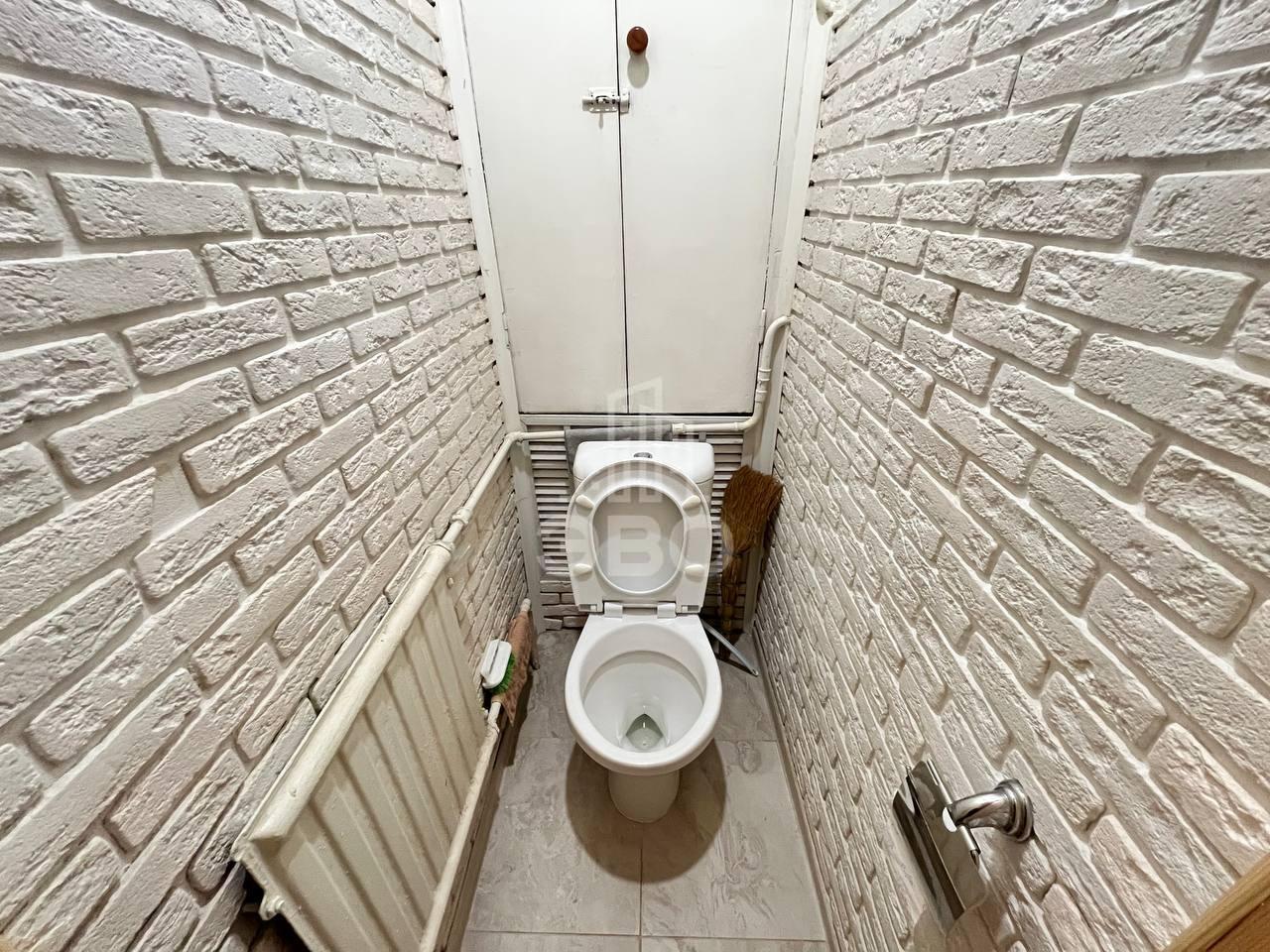 трехкомнатная квартира в Санкт-Петербурге по адресу: Новороссийская ул., 32