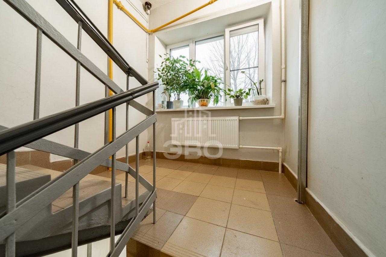 трехкомнатная квартира в Санкт-Петербурге по адресу: Таврическая ул., 2