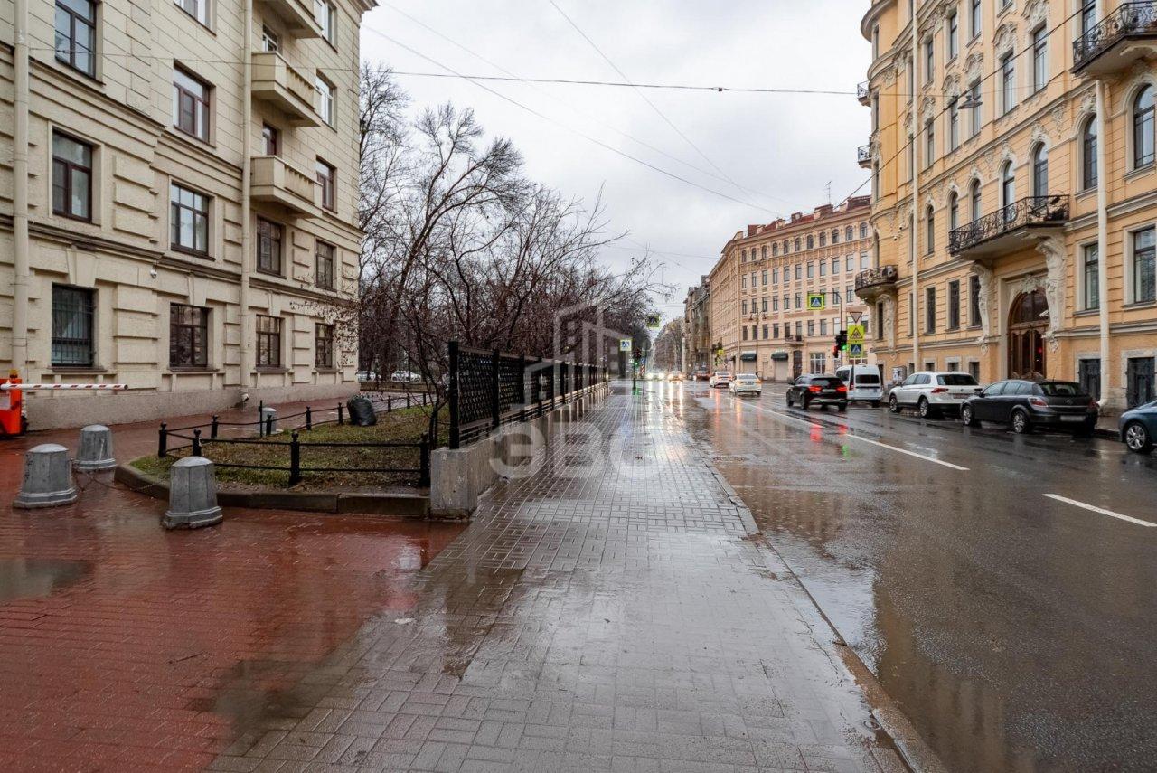 трехкомнатная квартира в Санкт-Петербурге по адресу: Таврическая ул., 2