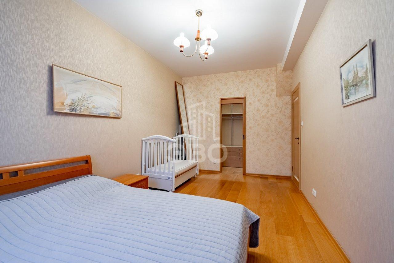 трехкомнатная квартира в Санкт-Петербурге по адресу: Таврическая ул., 2