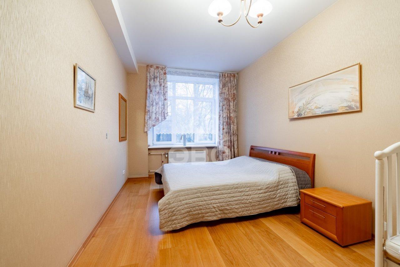 трехкомнатная квартира в Санкт-Петербурге по адресу: Таврическая ул., 2