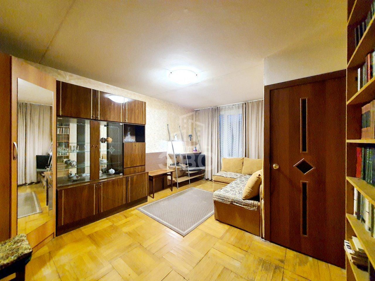 трехкомнатная квартира в Санкт-Петербурге по адресу: Дачный проспект, 5, к 4