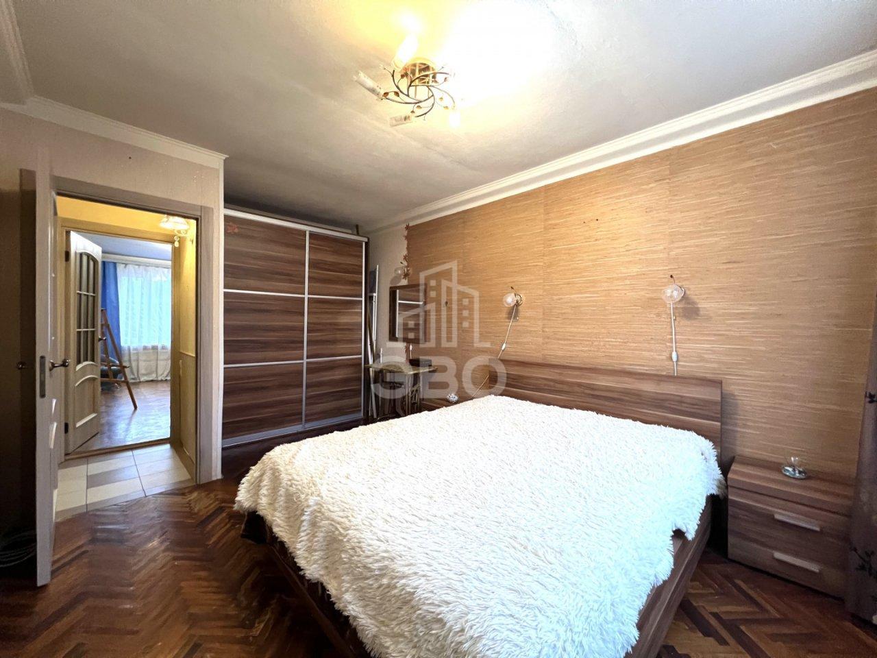 трехкомнатная квартира в Санкт-Петербурге по адресу: Красных Зорь б-р., 24