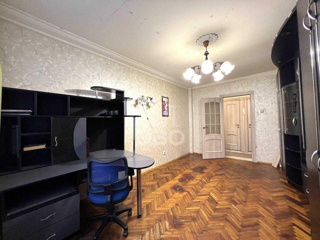 трехкомнатная квартира в Санкт-Петербурге по адресу: Красных Зорь б-р., 24