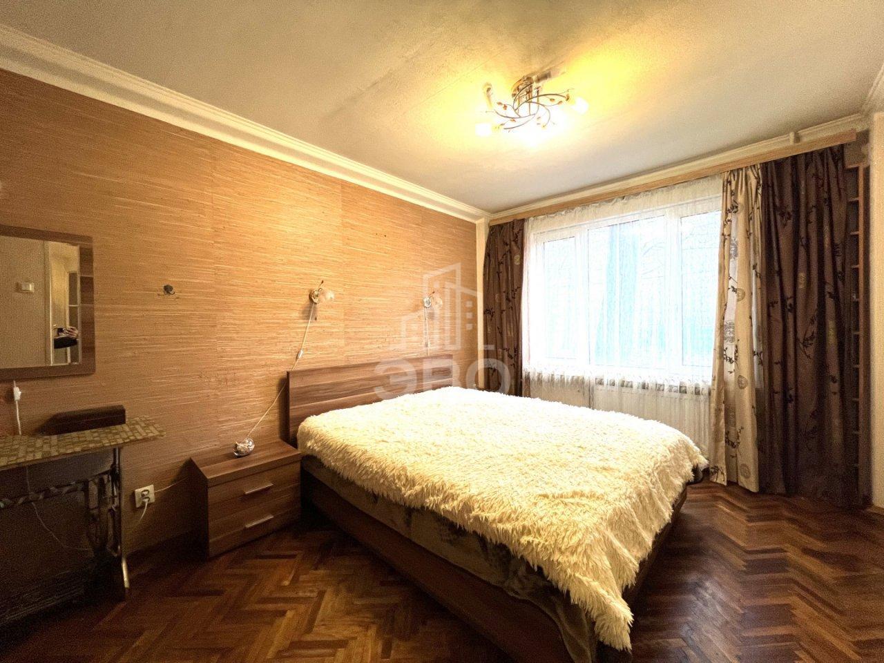 трехкомнатная квартира в Санкт-Петербурге по адресу: Красных Зорь б-р., 24