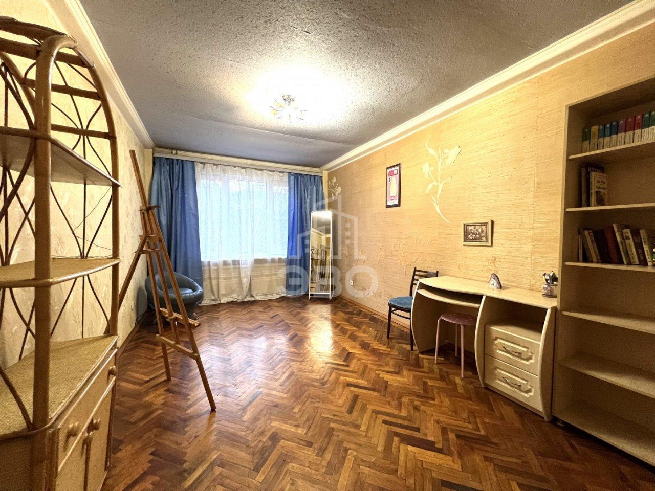 трехкомнатная квартира в Санкт-Петербурге по адресу: Красных Зорь б-р., 24