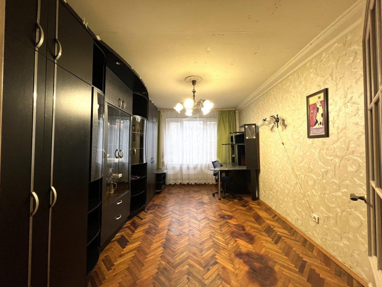 трехкомнатная квартира в Санкт-Петербурге по адресу: Красных Зорь б-р., 24