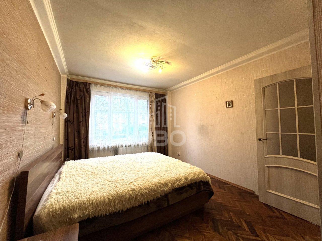 трехкомнатная квартира в Санкт-Петербурге по адресу: Красных Зорь б-р., 24