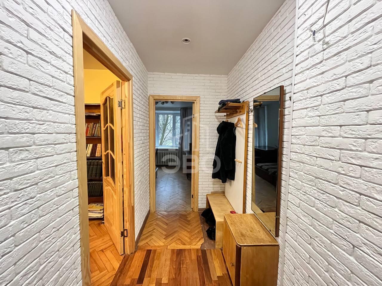 трехкомнатная квартира в Санкт-Петербурге по адресу: Новороссийская ул., 32