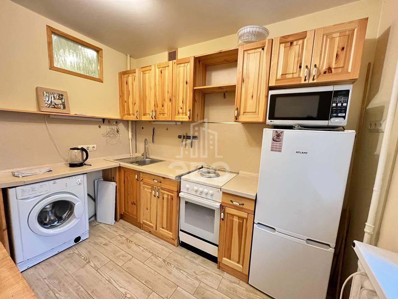 трехкомнатная квартира в Санкт-Петербурге по адресу: Новороссийская ул., 32