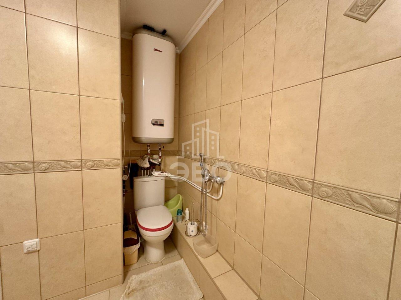 трехкомнатная квартира в Санкт-Петербурге по адресу: Социалистическая ул., 88