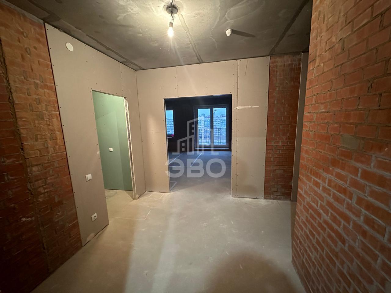 трехкомнатная квартира в Санкт-Петербурге по адресу: Лиственная ул., 20, к 2, строение 1