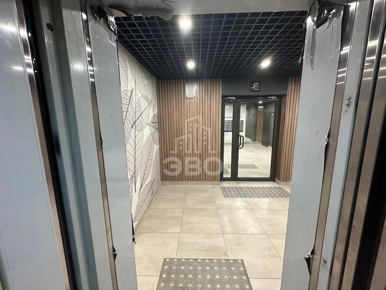 трехкомнатная квартира в Санкт-Петербурге по адресу: Лиственная ул., 20, к 2, строение 1