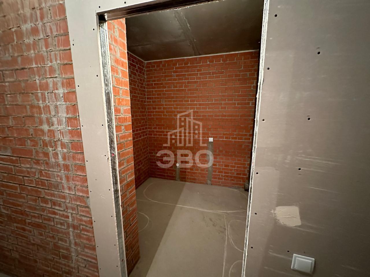 трехкомнатная квартира в Санкт-Петербурге по адресу: Лиственная ул., 20, к 2, строение 1