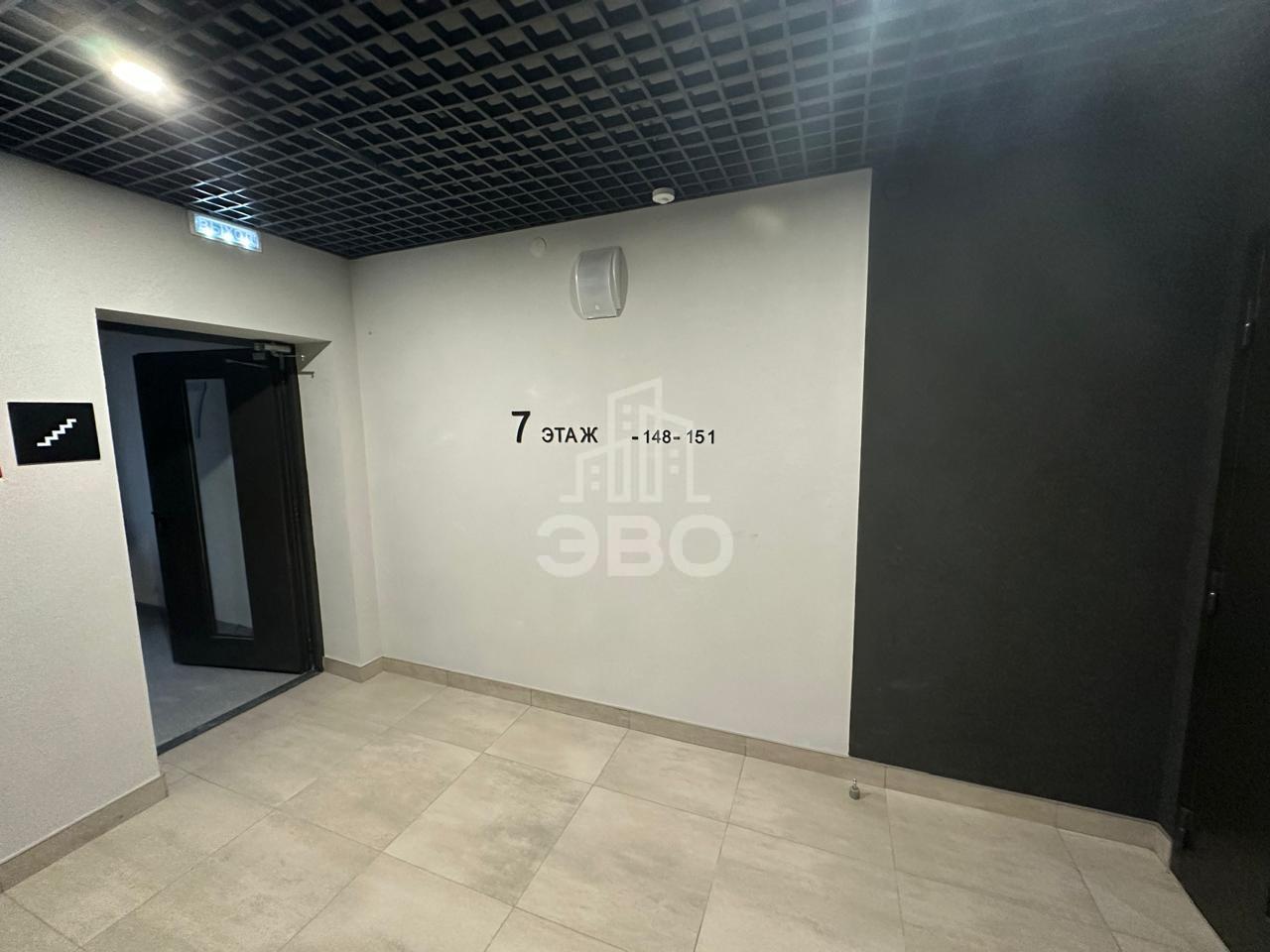 трехкомнатная квартира в Санкт-Петербурге по адресу: Лиственная ул., 20, к 2, строение 1