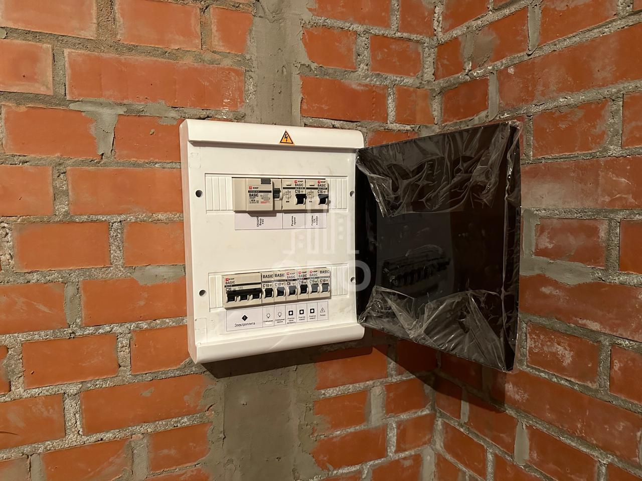 трехкомнатная квартира в Санкт-Петербурге по адресу: Лиственная ул., 20, к 2, строение 1