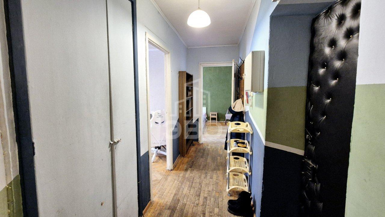 двухкомнатная квартира в Санкт-Петербурге по адресу: Карпинского ул., 14