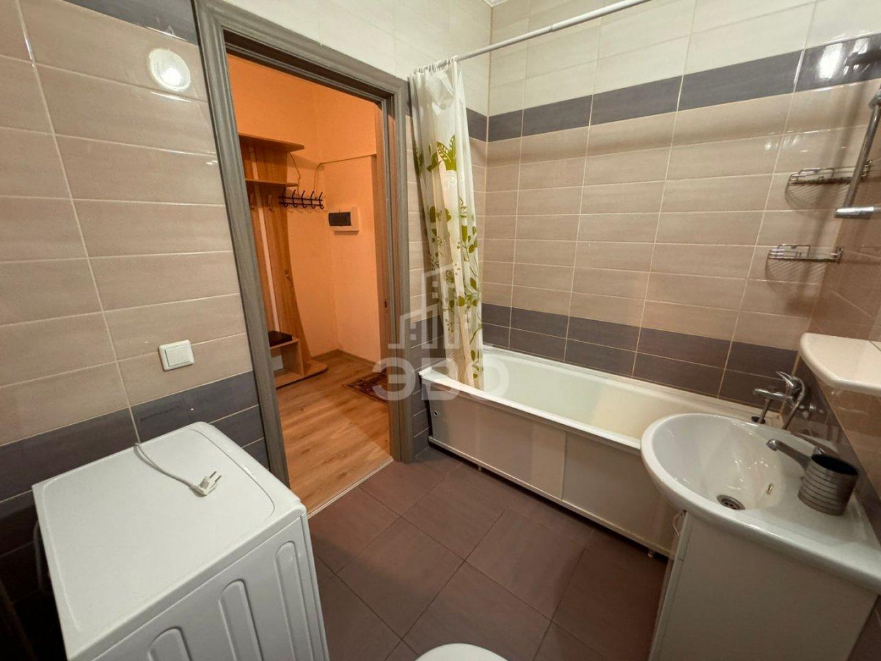 однокомнатная квартира в Санкт-Петербурге по адресу: Среднерогатская ул., 11, к 1