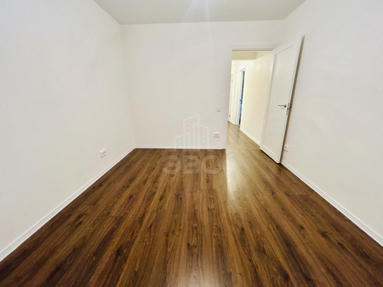 трехкомнатная квартира в Санкт-Петербурге по адресу: Дальневосточный проспект, 37, к 2, строение 1