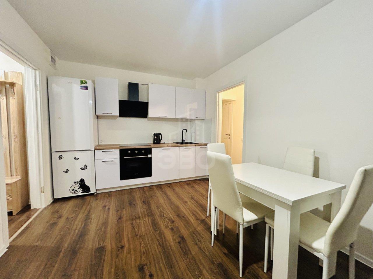 трехкомнатная квартира в Санкт-Петербурге по адресу: Дальневосточный проспект, 37, к 2, строение 1