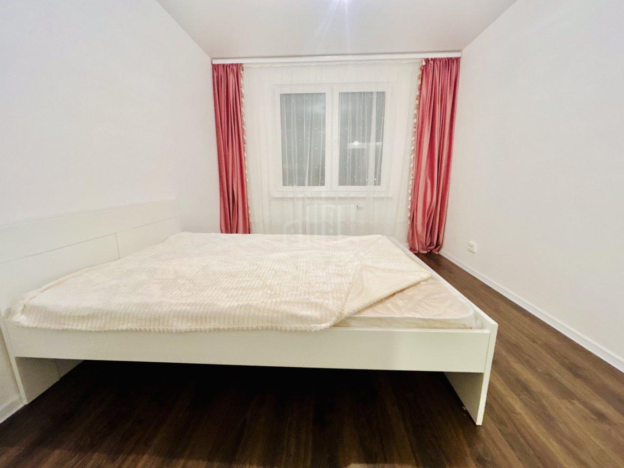 трехкомнатная квартира в Санкт-Петербурге по адресу: Дальневосточный проспект, 37, к 2, строение 1