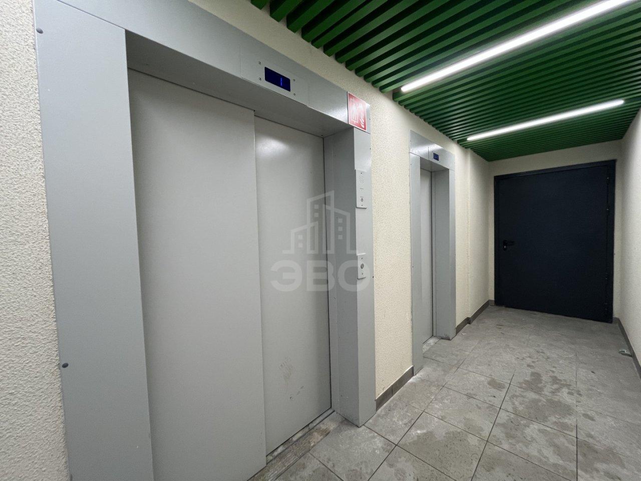 трехкомнатная квартира в Ленинградской области по адресу: Шоссе в Лаврики ул., 93