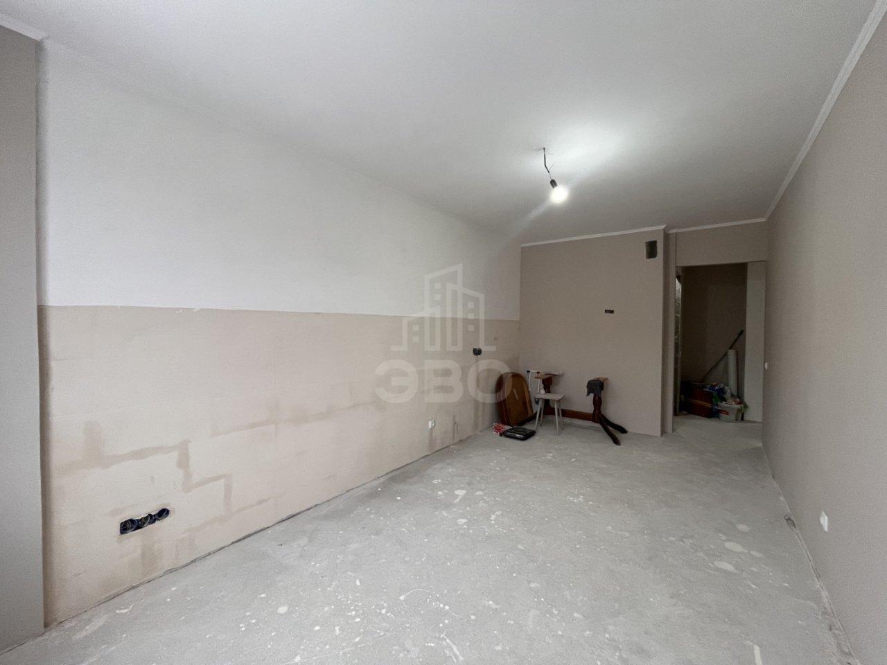 трехкомнатная квартира в Ленинградской области по адресу: Шоссе в Лаврики ул., 93