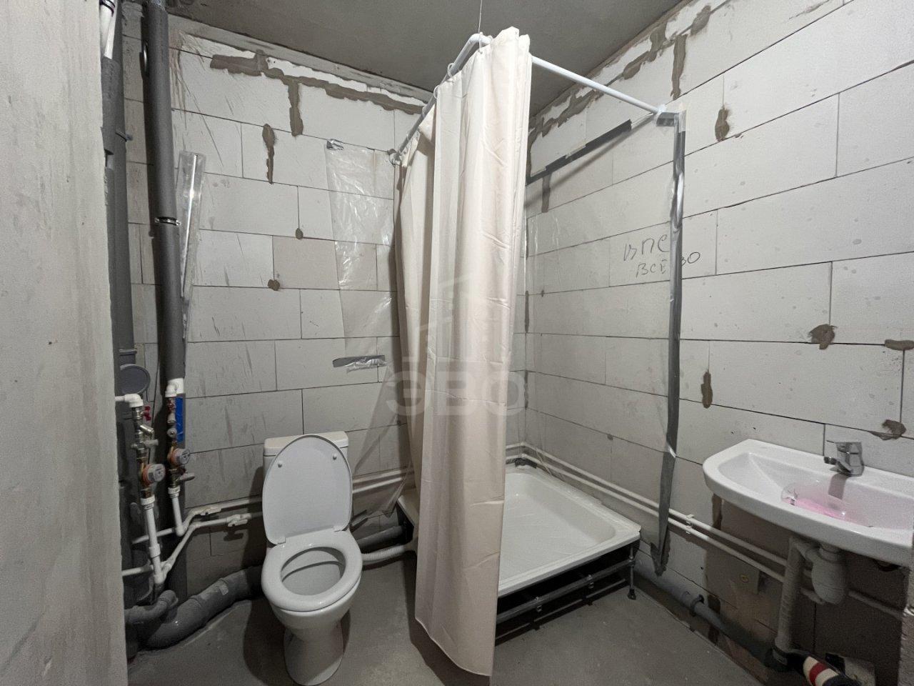 трехкомнатная квартира в Ленинградской области по адресу: Шоссе в Лаврики ул., 93