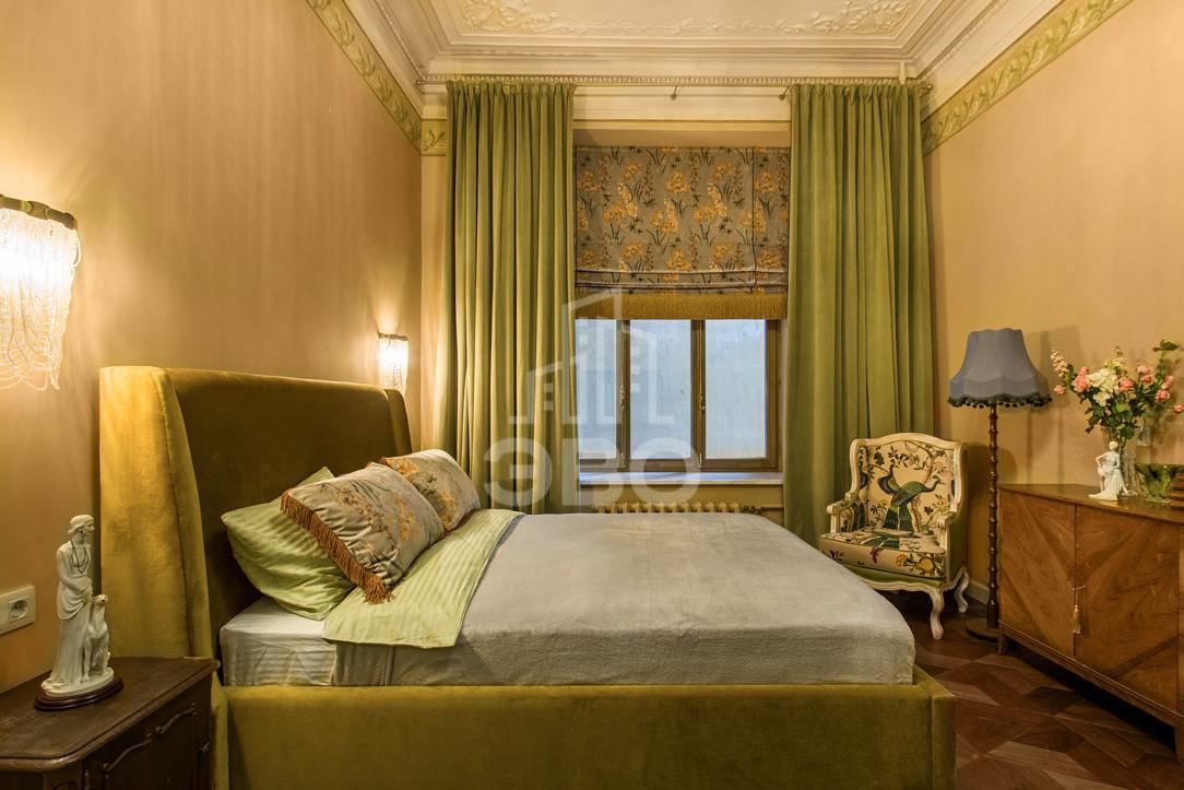 трехкомнатная квартира в Санкт-Петербурге по адресу: Кирочная ул., 49