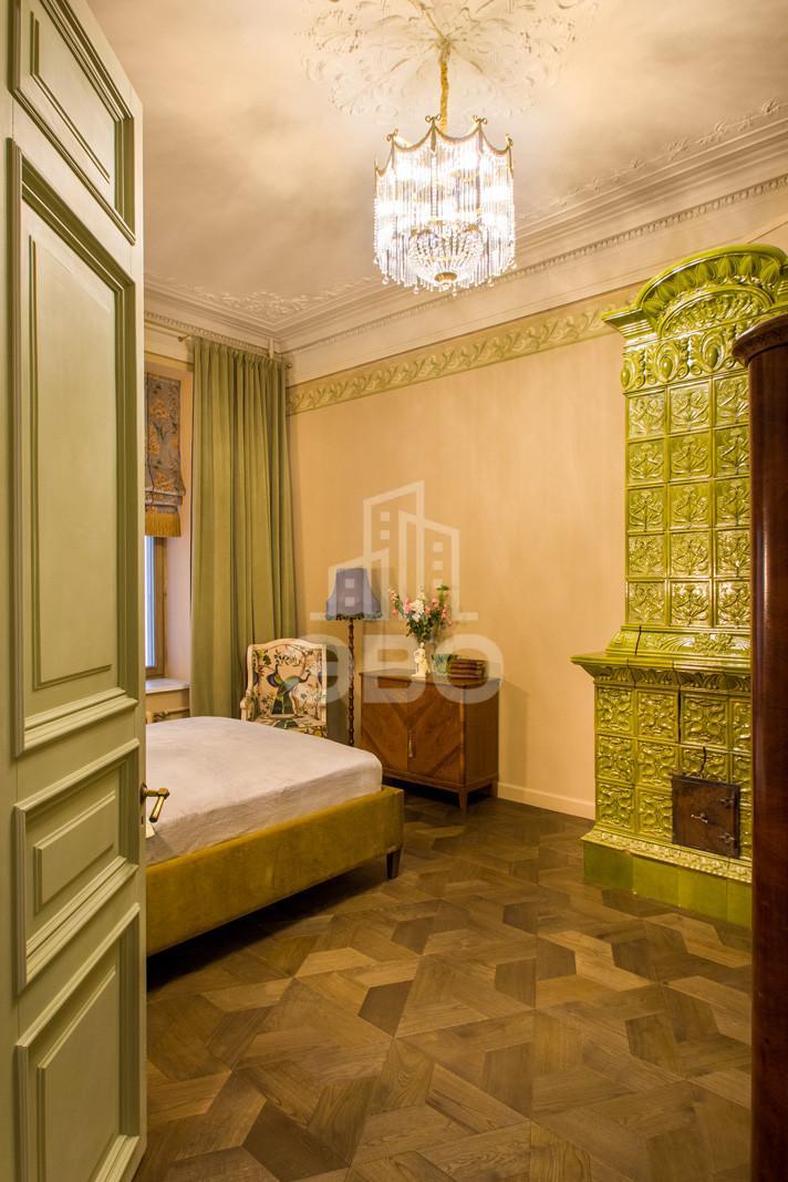 трехкомнатная квартира в Санкт-Петербурге по адресу: Кирочная ул., 49