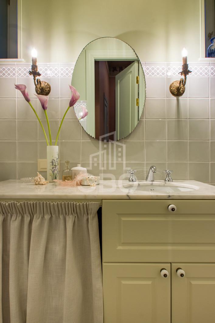 трехкомнатная квартира в Санкт-Петербурге по адресу: Кирочная ул., 49