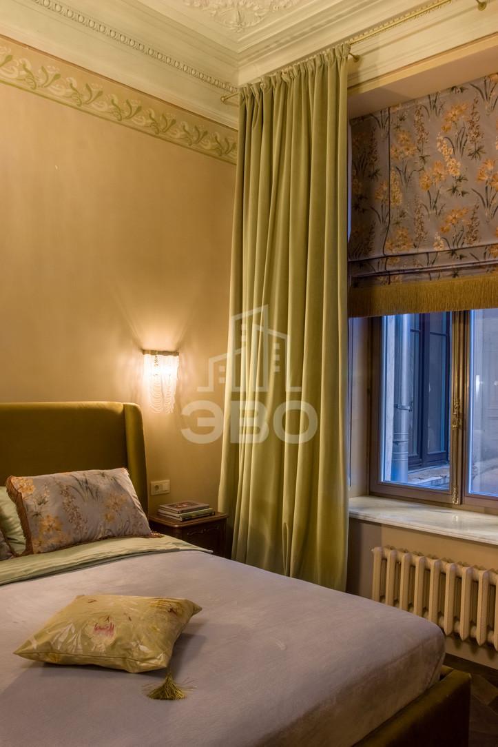 трехкомнатная квартира в Санкт-Петербурге по адресу: Кирочная ул., 49