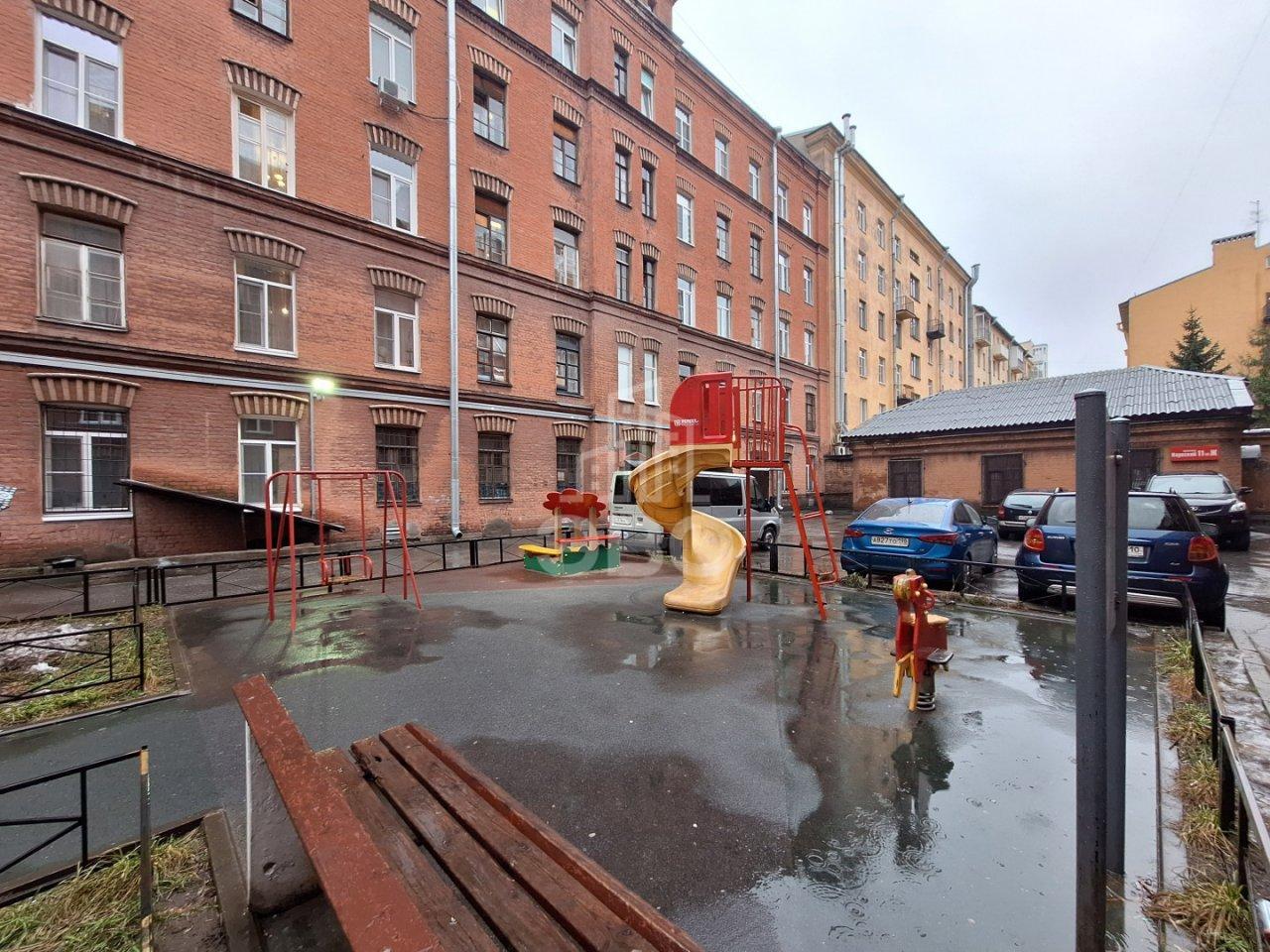 комната в Санкт-Петербурге по адресу: Нарвский проспект, 9, к 3