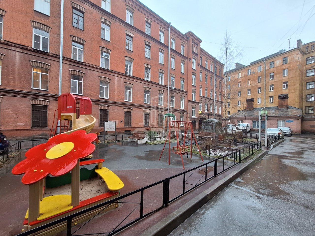 комната в Санкт-Петербурге по адресу: Нарвский проспект, 9, к 3