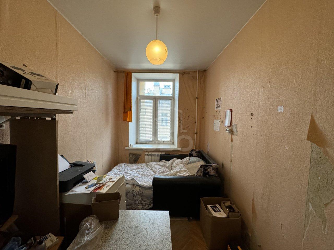 трехкомнатная квартира в Санкт-Петербурге по адресу: Таврическая ул., 31, литера Б