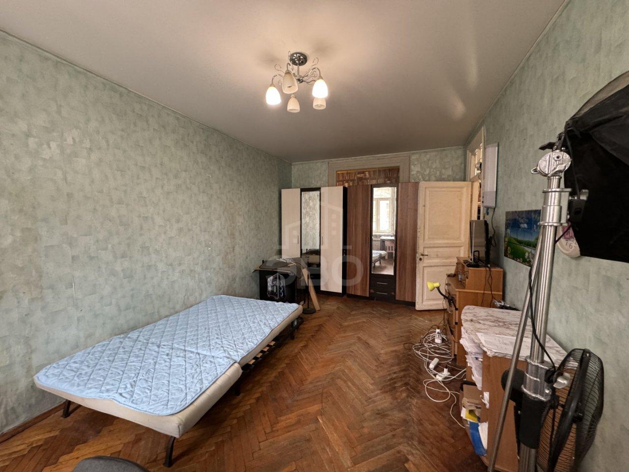 трехкомнатная квартира в Санкт-Петербурге по адресу: Таврическая ул., 31, литера Б