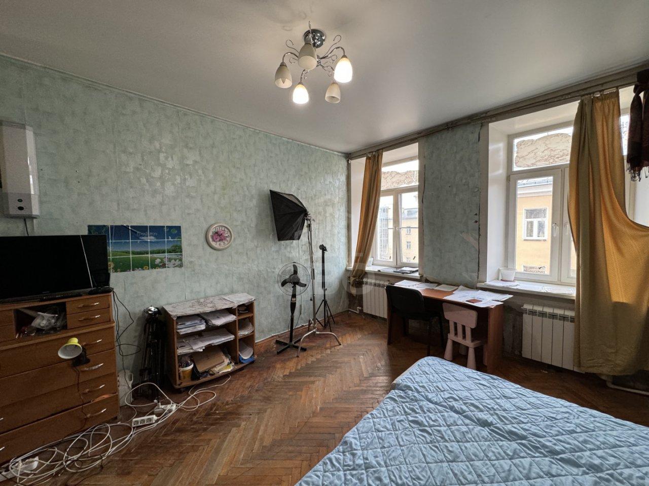 трехкомнатная квартира в Санкт-Петербурге по адресу: Таврическая ул., 31, литера Б