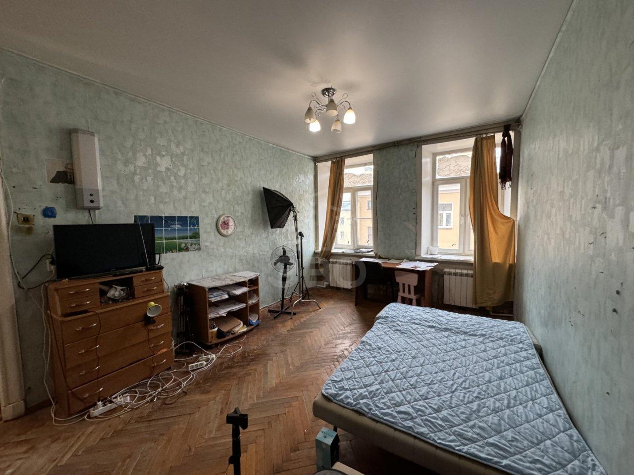 трехкомнатная квартира в Санкт-Петербурге по адресу: Таврическая ул., 31, литера Б