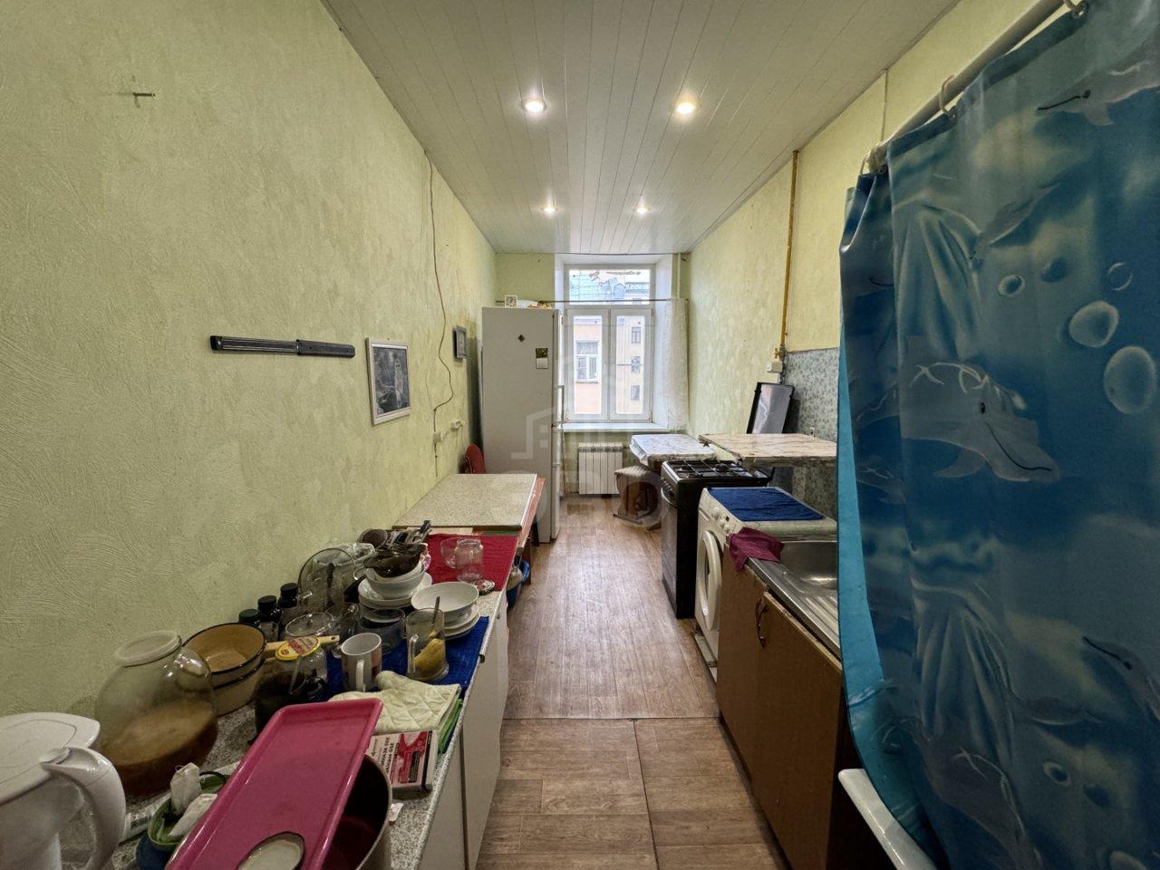 трехкомнатная квартира в Санкт-Петербурге по адресу: Таврическая ул., 31, литера Б