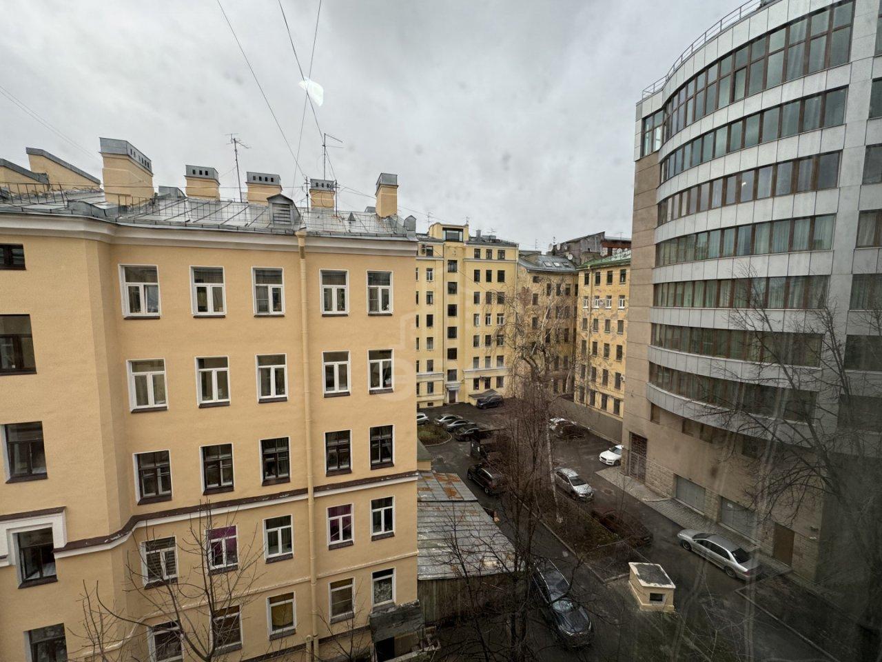 трехкомнатная квартира в Санкт-Петербурге по адресу: Таврическая ул., 31, литера Б