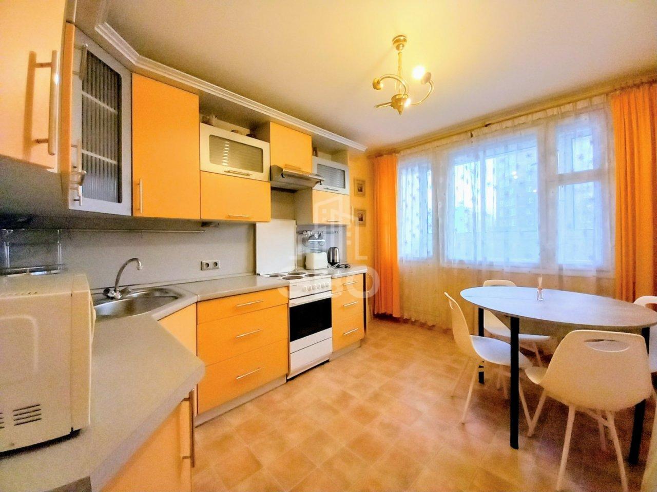 двухкомнатная квартира в Санкт-Петербурге по адресу: Серебристый б-р., 23, к 2