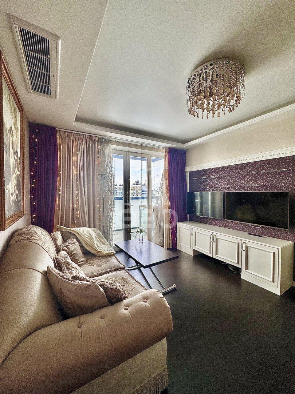 однокомнатная квартира в Санкт-Петербурге по адресу: Реки Смоленки наб., 35, к 1