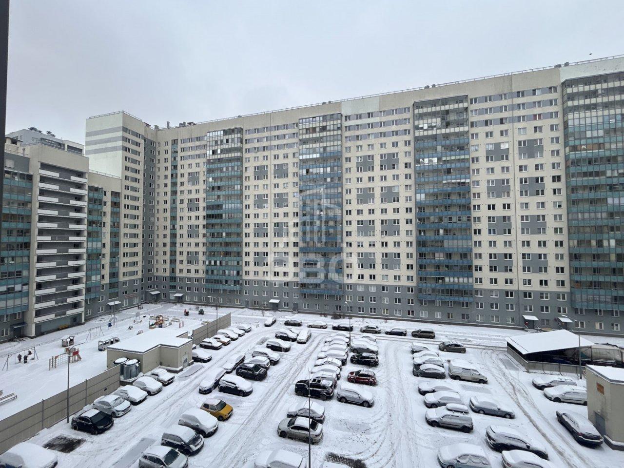 трехкомнатная квартира в Санкт-Петербурге по адресу: Маршала Казакова ул., 68