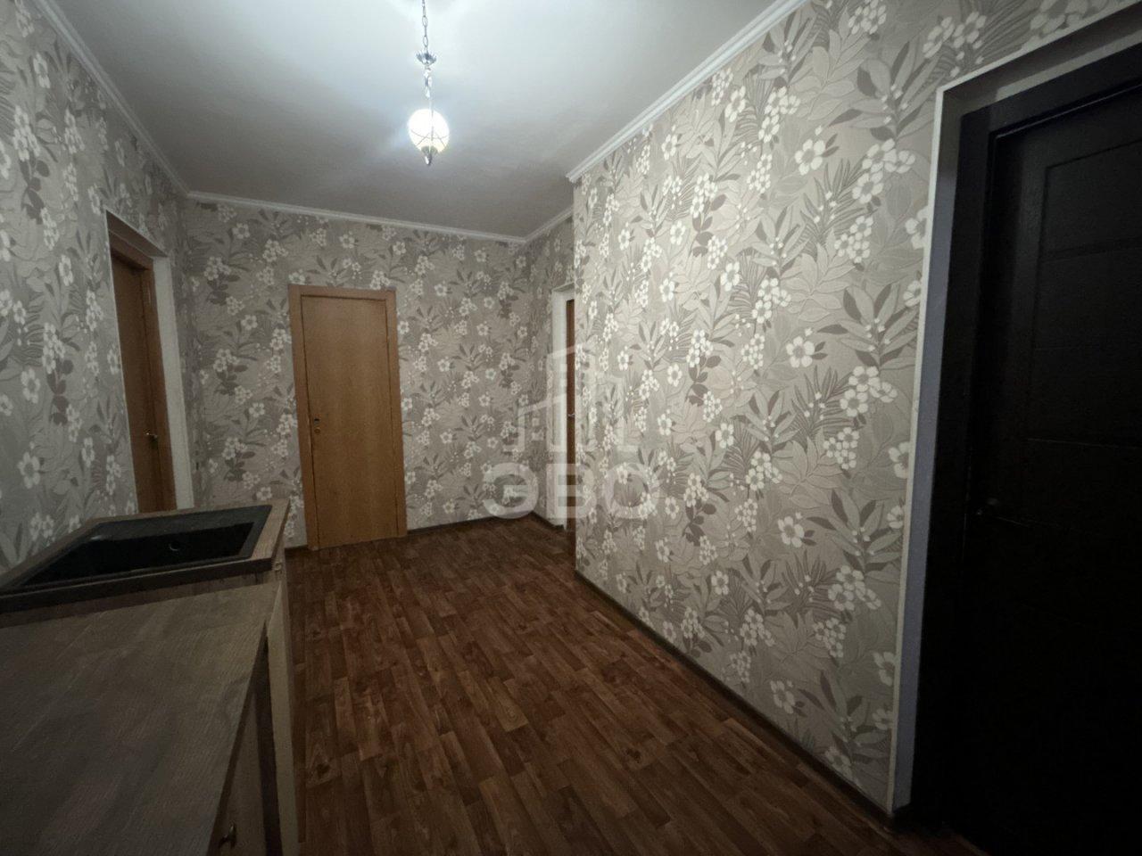 трехкомнатная квартира в Санкт-Петербурге по адресу: Маршала Казакова ул., 68