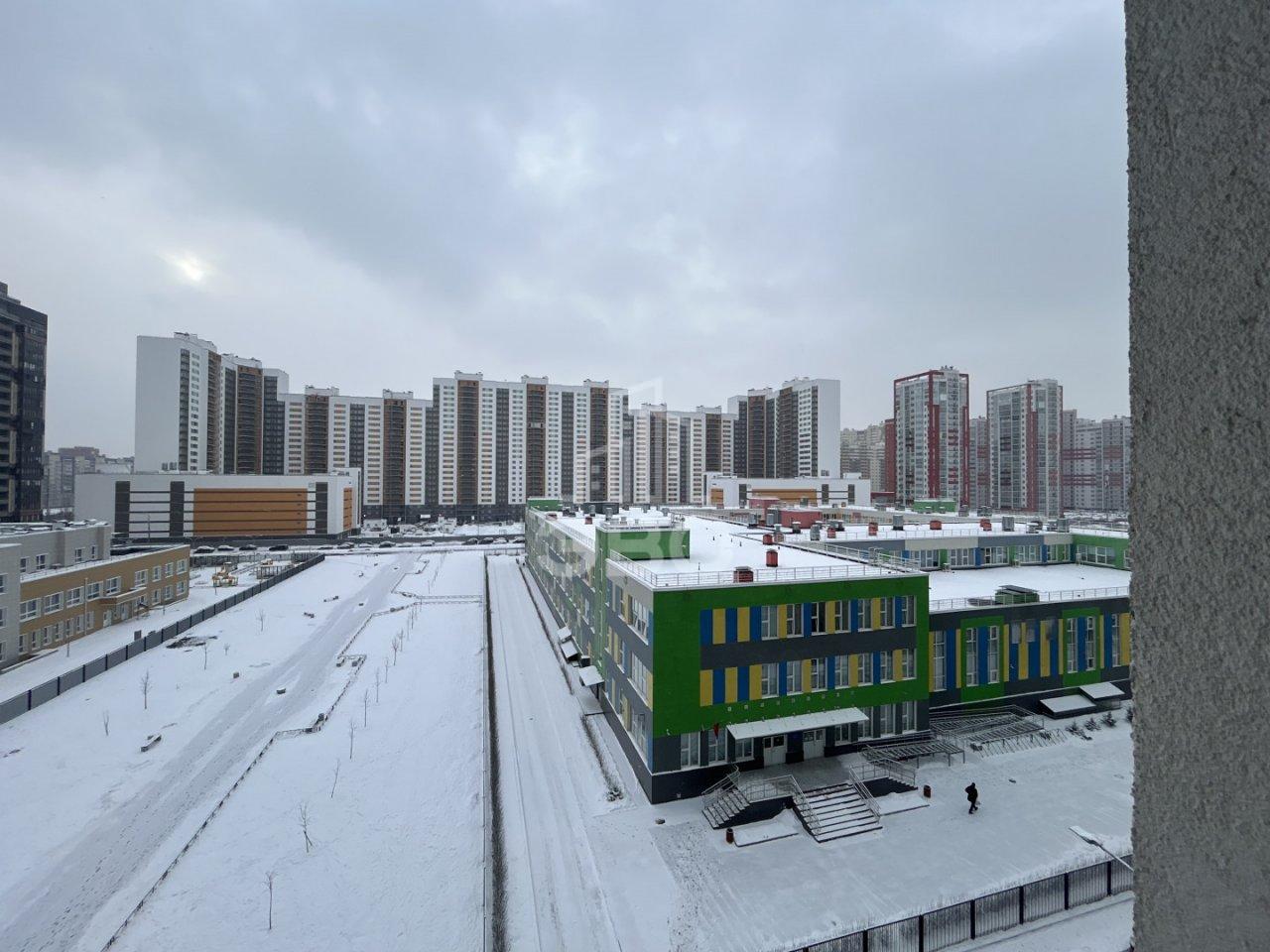 трехкомнатная квартира в Санкт-Петербурге по адресу: Маршала Казакова ул., 68