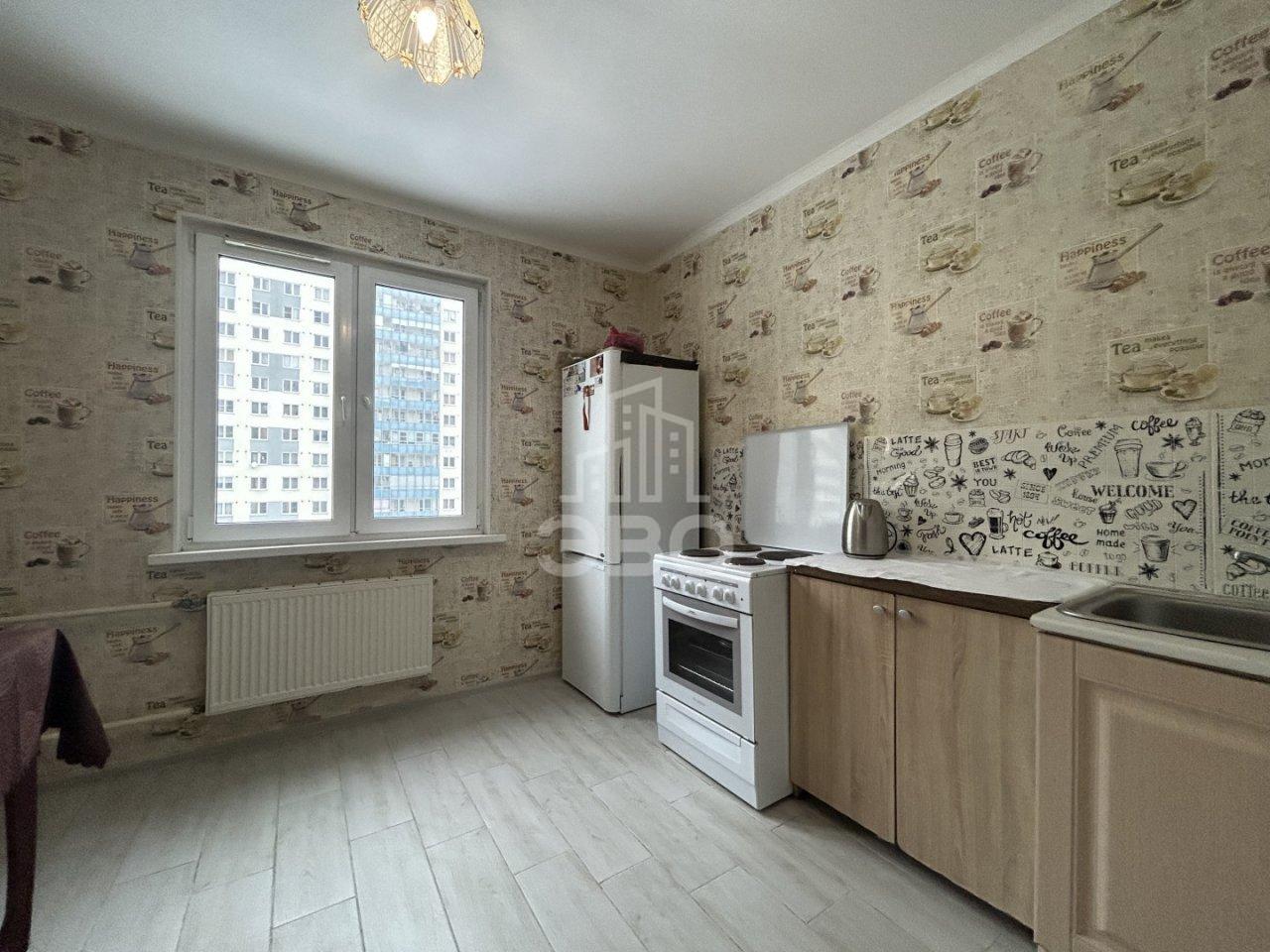 трехкомнатная квартира в Санкт-Петербурге по адресу: Маршала Казакова ул., 68