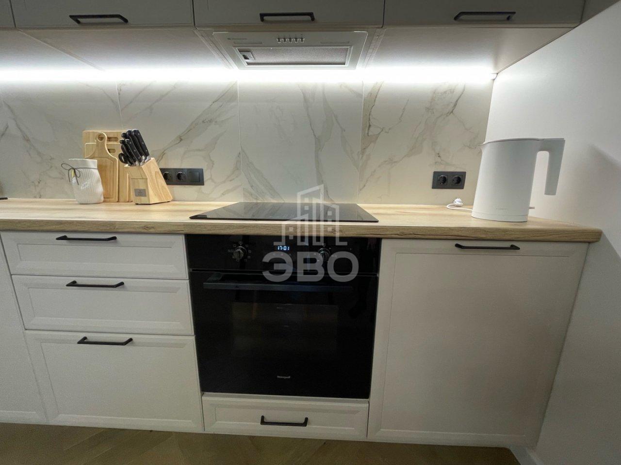 трехкомнатная квартира в Санкт-Петербурге по адресу: Вазаский пер., 3